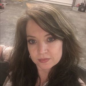 Meet your Posher, Casandra